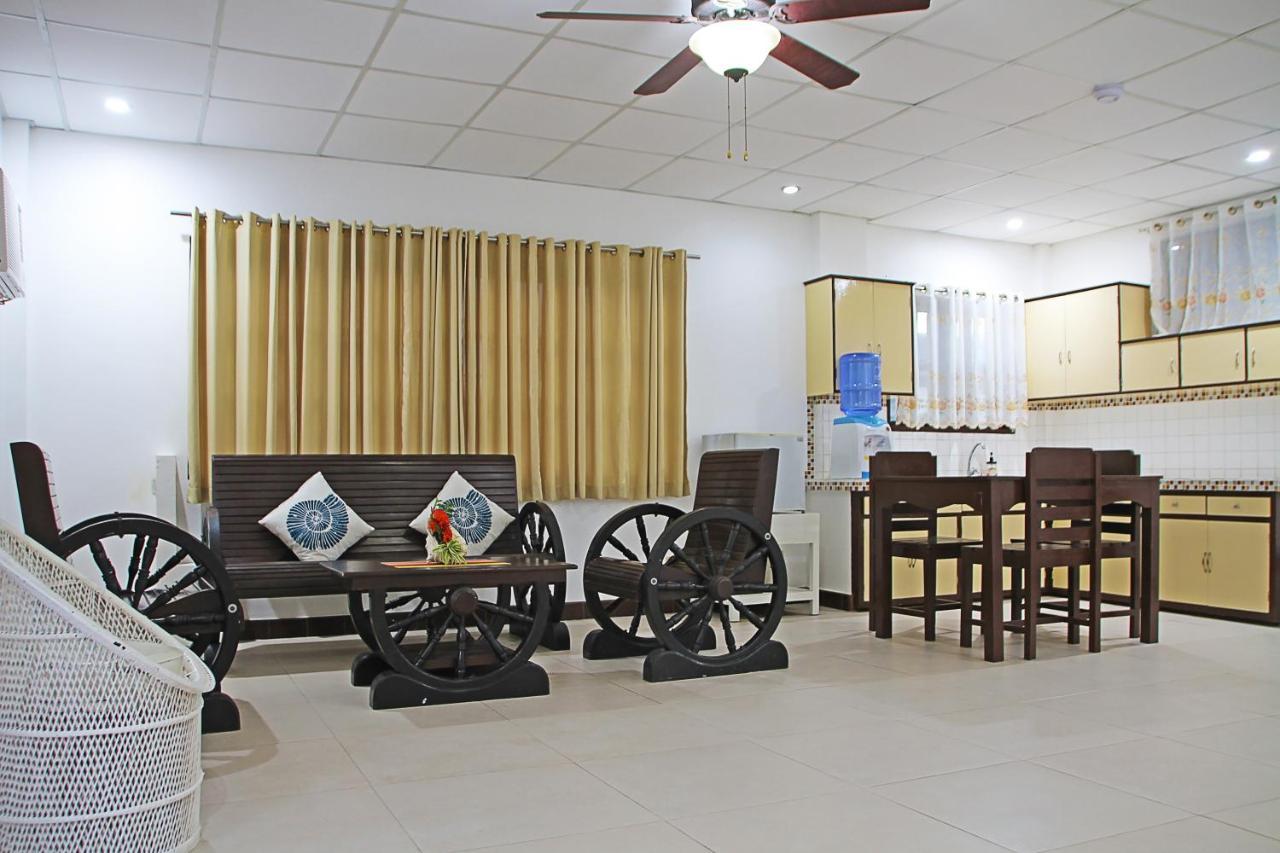 1888 Beach Resort Dumaguete City Exterior photo