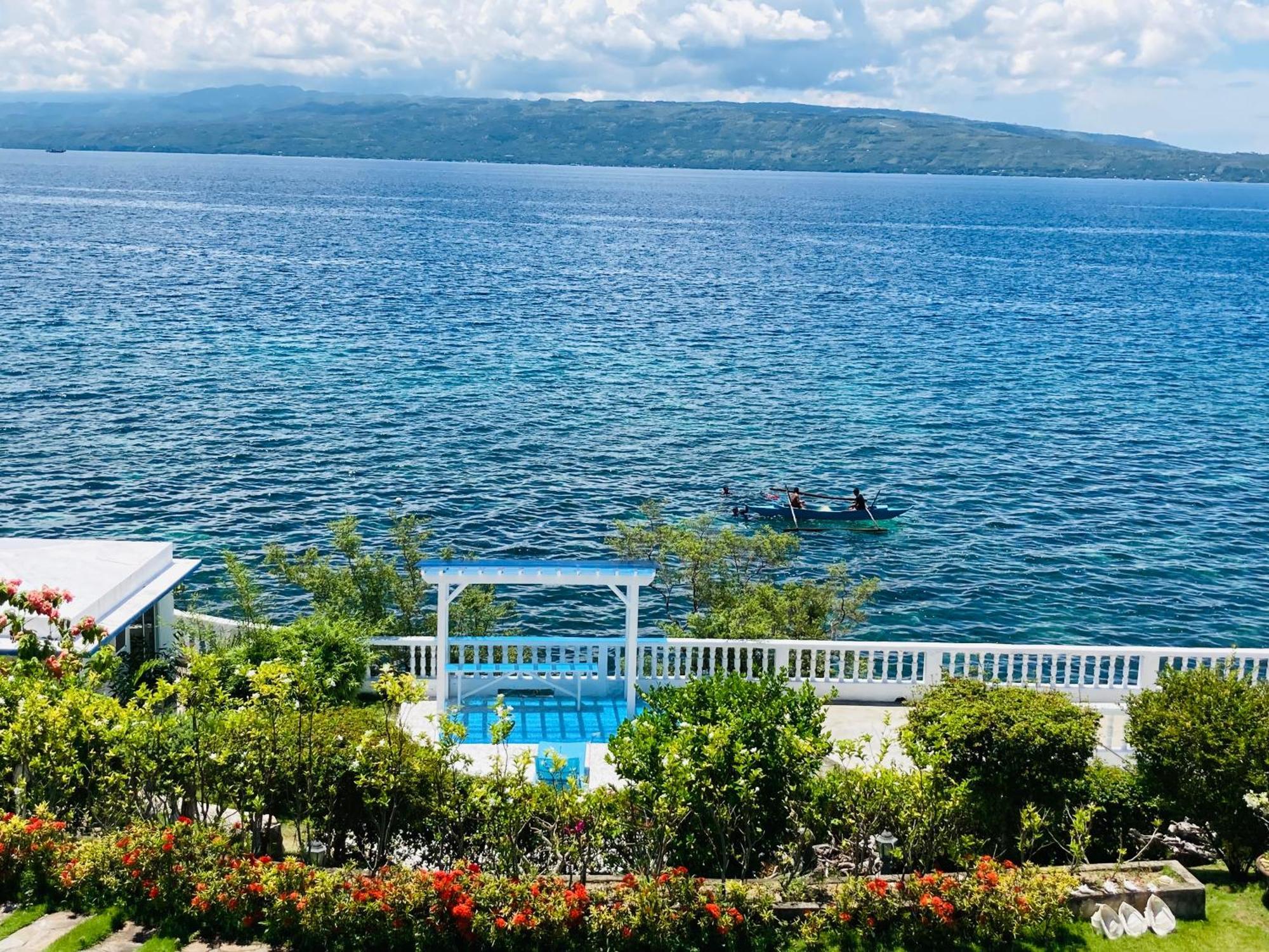 1888 Beach Resort Dumaguete City Exterior photo