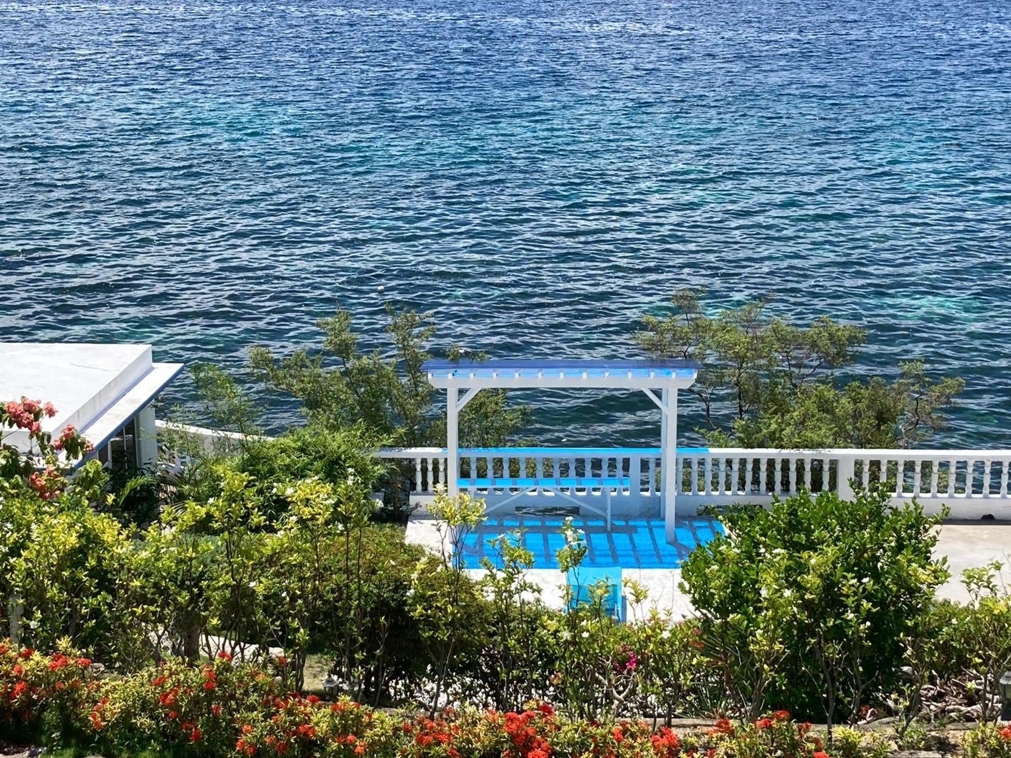 1888 Beach Resort Dumaguete City Exterior photo